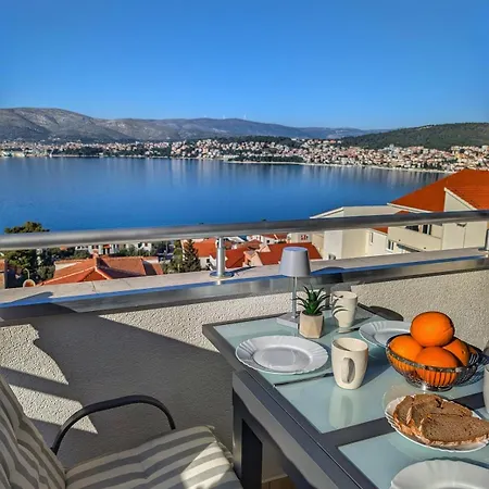 Apartamento Leo Trogir