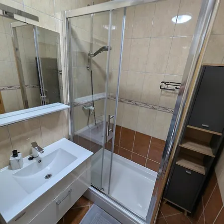 Leo Apartamento